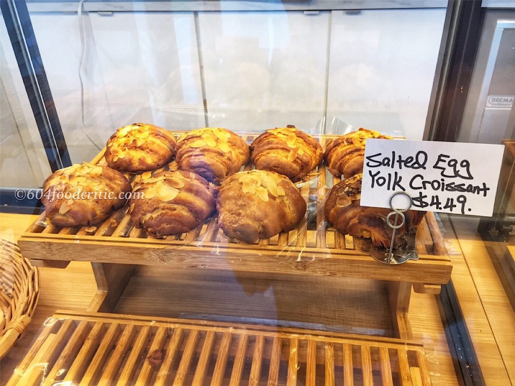 Daily Delicious, Salted Egg Yolk Croissant 鹹蛋黃可頌