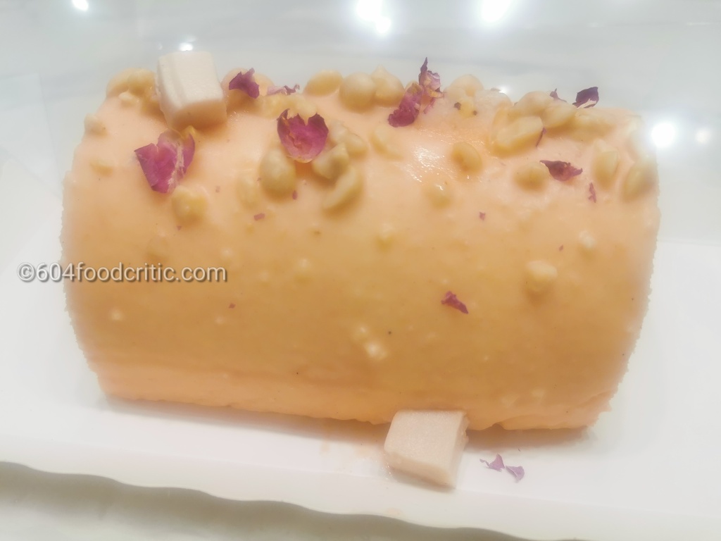 Minus Cake Boutique Peach Oolong Cake Roll