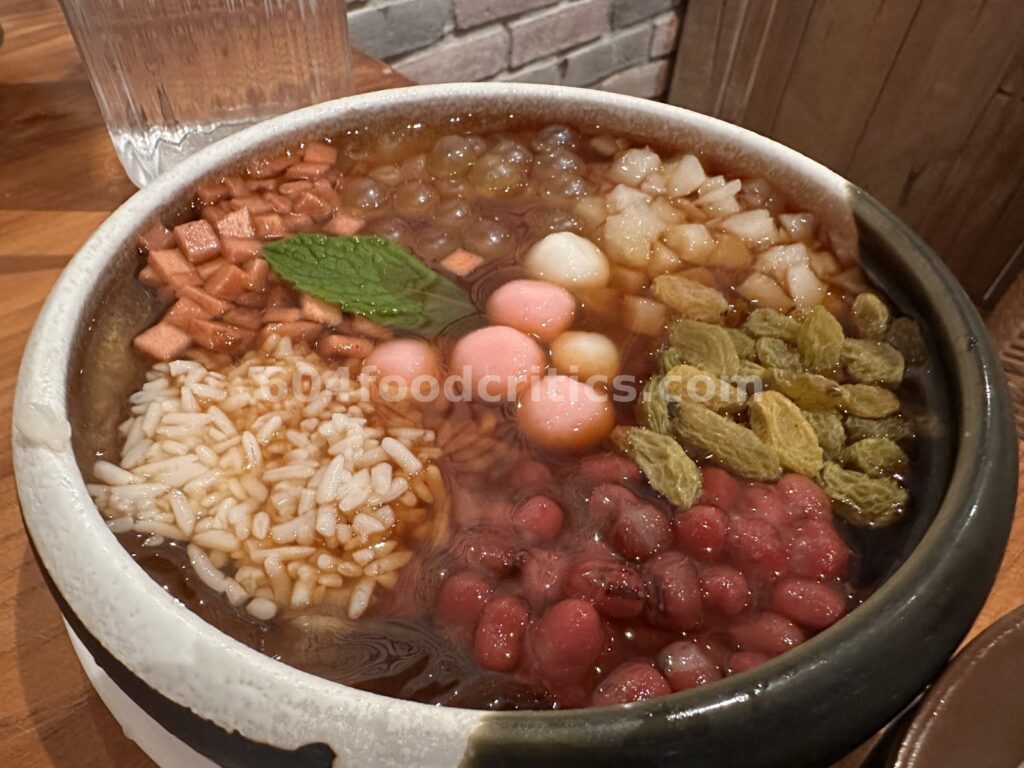 Bingfen ice-jelly dessert with red beans, raisins and rice balls at Cheng Du Street Food