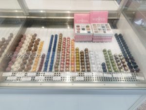 Mon Paris Patisserie display