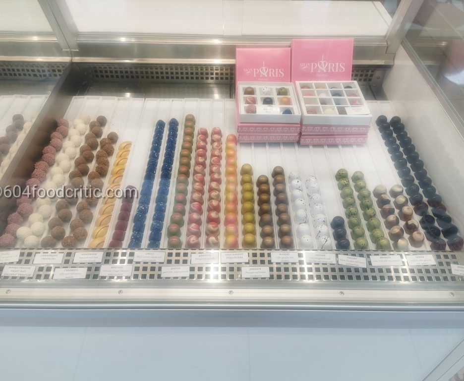 Mon Paris Patisserie display