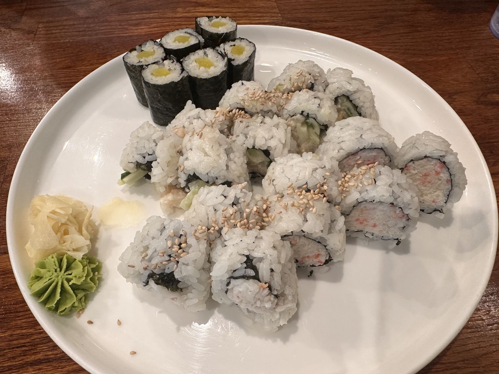 Scallop roll and California roll at Good Sushi
