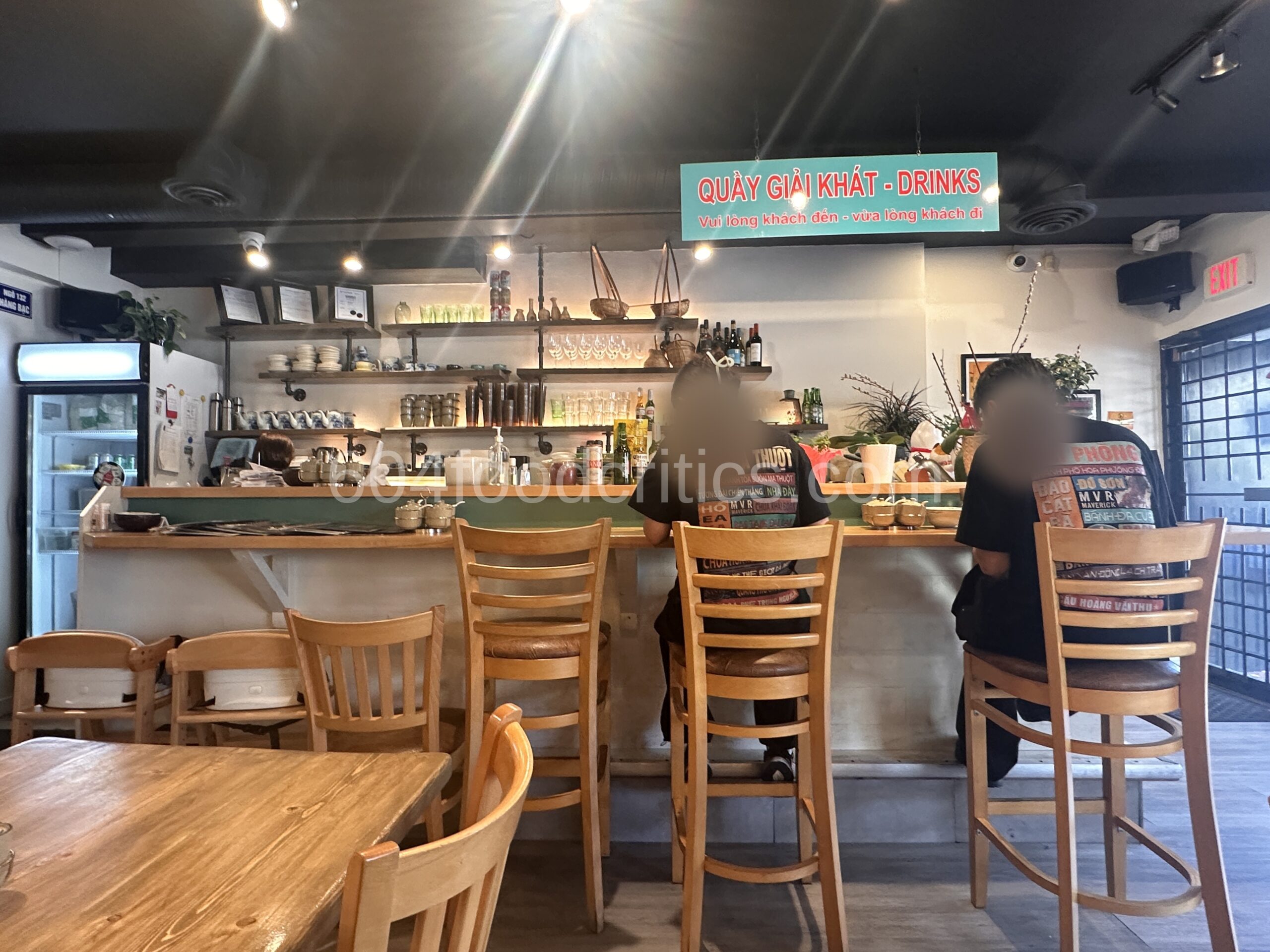 Bar inside CHÉN